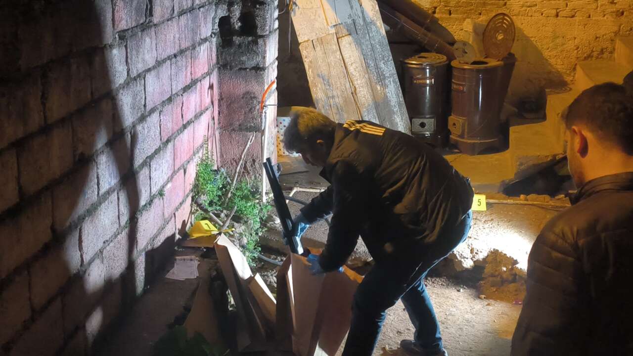 Gece vakti komşu kavgası! 2 kişi pompalı tüfekle vuruldu 8